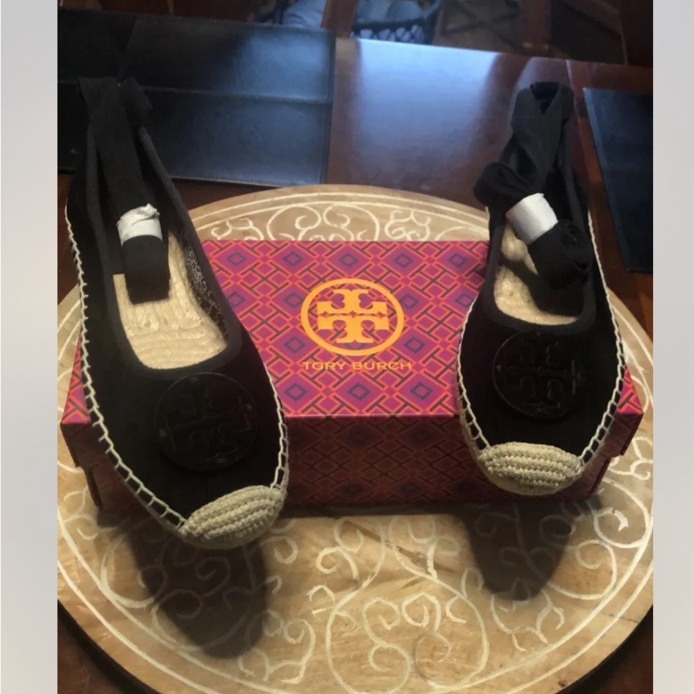 New Tory Burch mucho Minnie
Ballet Espadrille - Picture 2 of 5